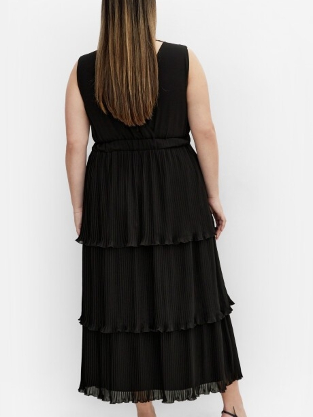 City Chic Black Pleated Maxi Dress Size 18 NWT - Picture 3 of 5
